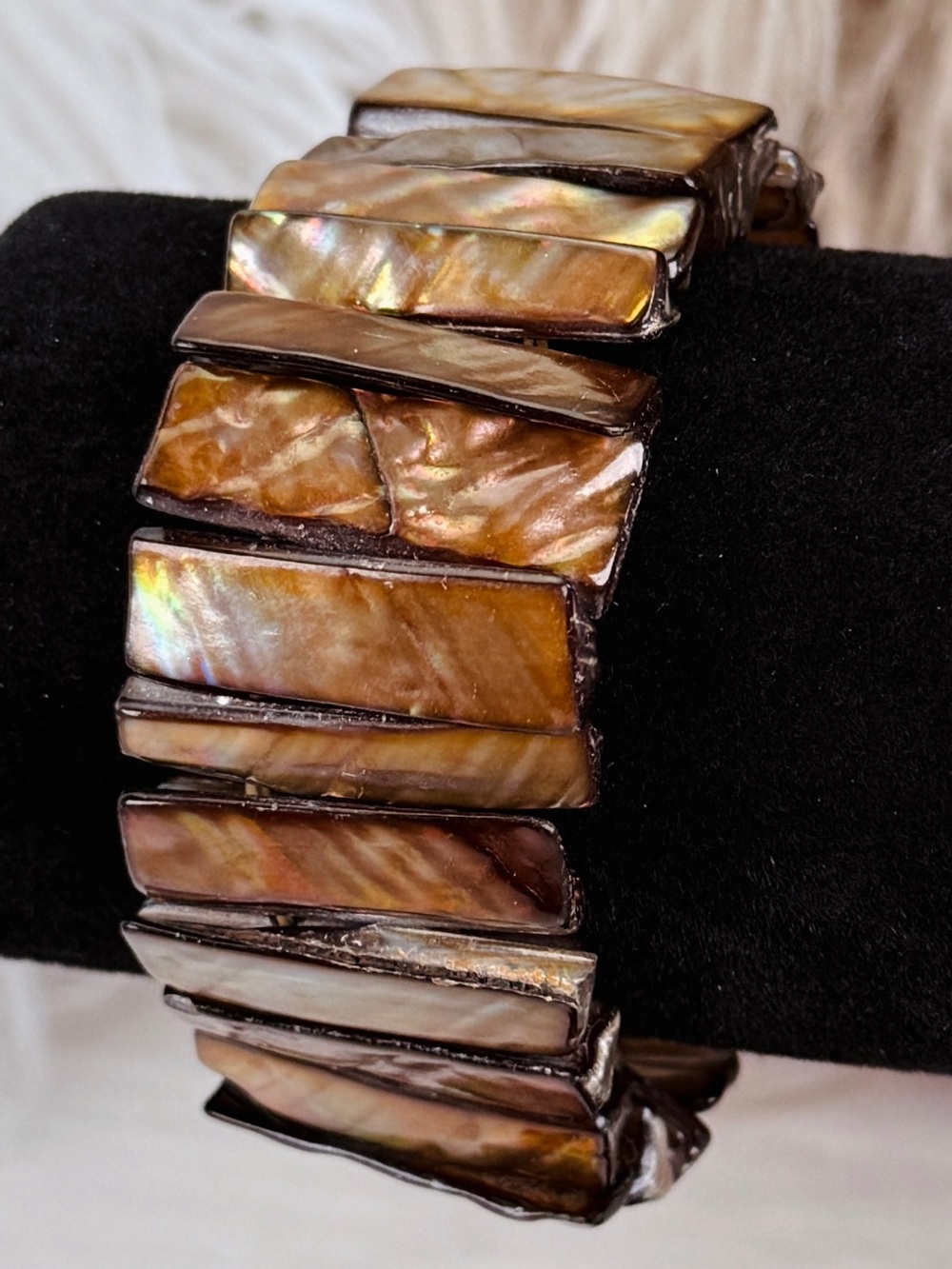Bohemian chic Iridescent Brown Shell Stretch Bracelet